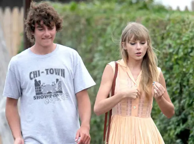 Who has been Taylor Swift's boyfriend? and dating history!