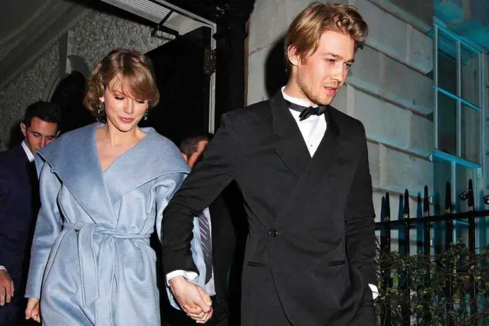 Who has been Taylor Swift's boyfriend? and dating history!